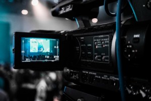 Automatically removing video background in real-time